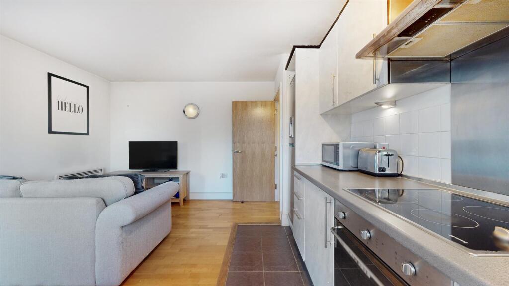 Flat 801, Wharfside Point North - I7chNSXqY8DpTnMP