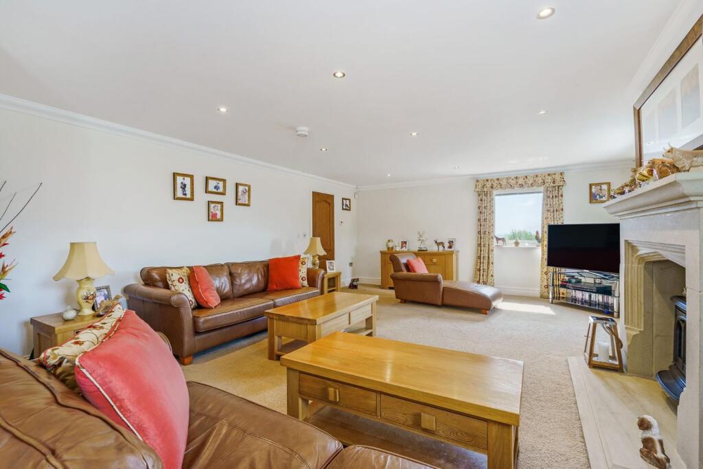 90682_Highfield-House-Cross-Lane  (18)_low.jpg