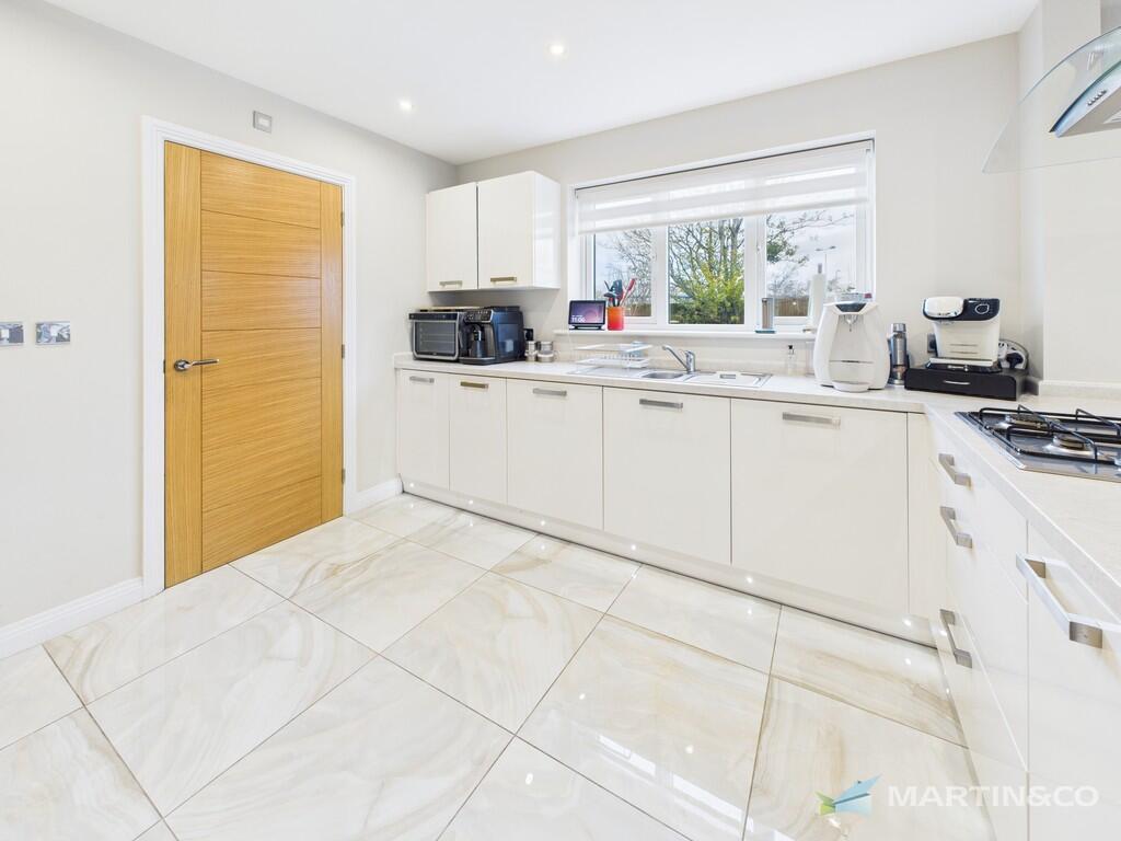 CAM02318G0-PR0562...