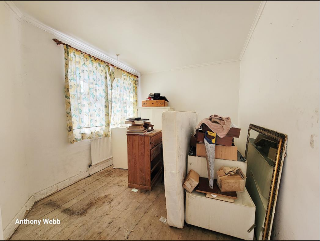 bedroom 1.PNG