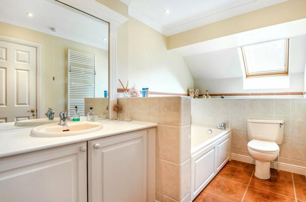 Ensuite To Bed 2