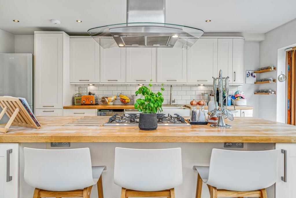 KFH-67_Hopton_Road-3