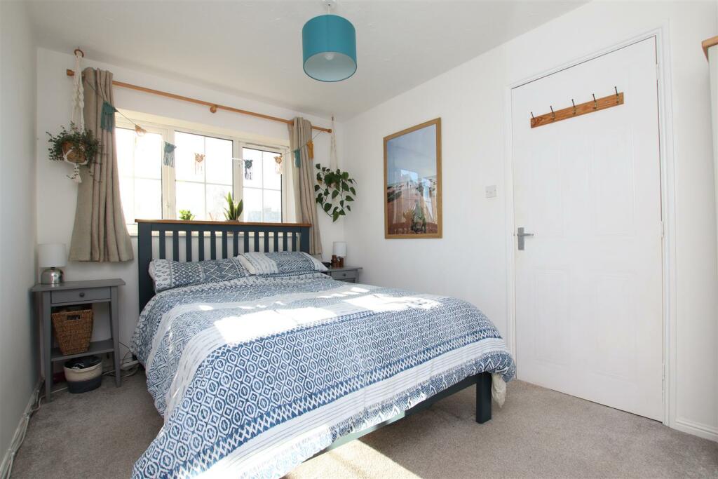 Bedroom 1.JPG