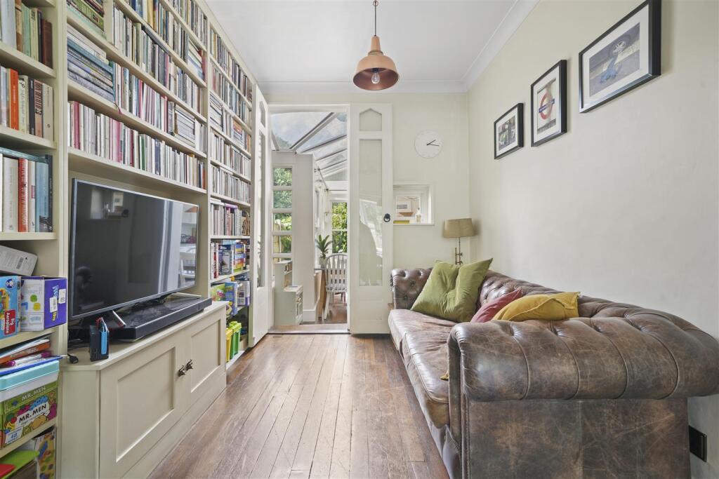 Grosvenor Park Road, E17