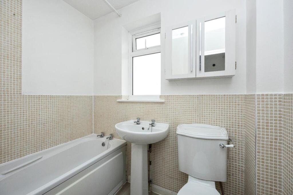 bathroom (2).JPG