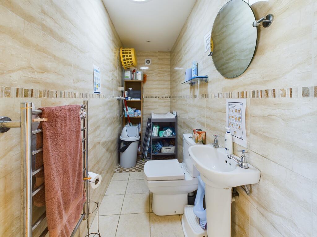 CAM02519G0-PR0134-STILL009