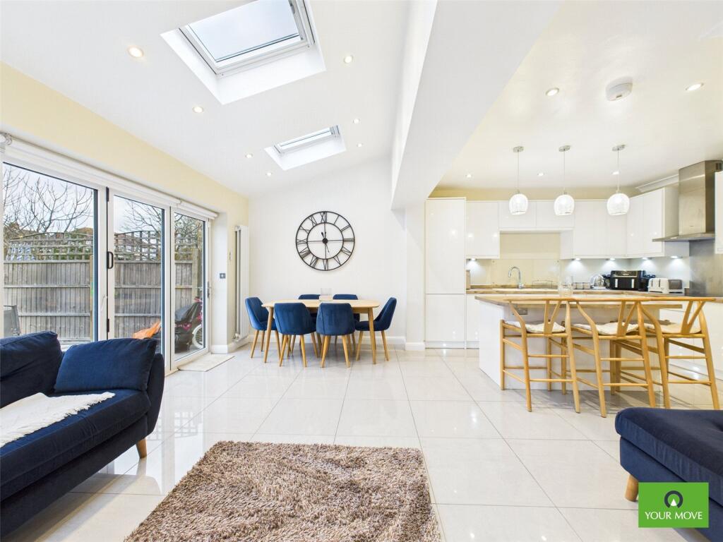 Kitchen/Living Area