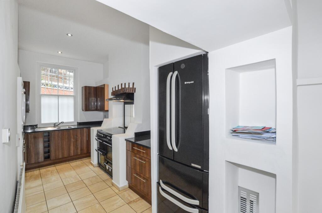 7 Burgess Park Mansions, Fortune Green Road, West Hampstead, London, NW6 1DP