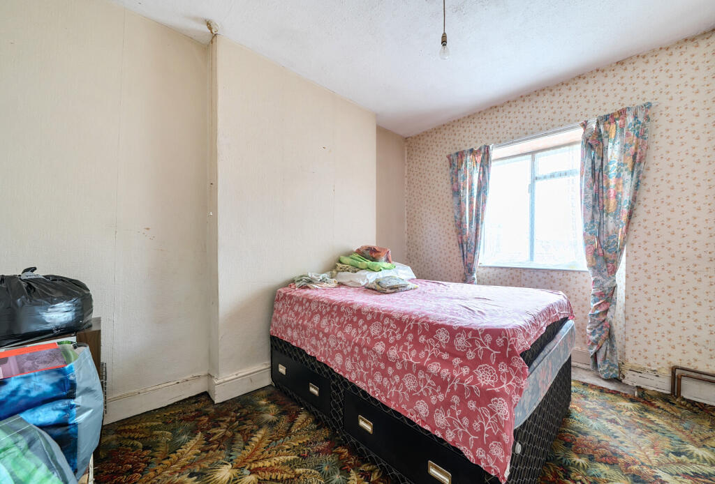 1343372-10-68a731...