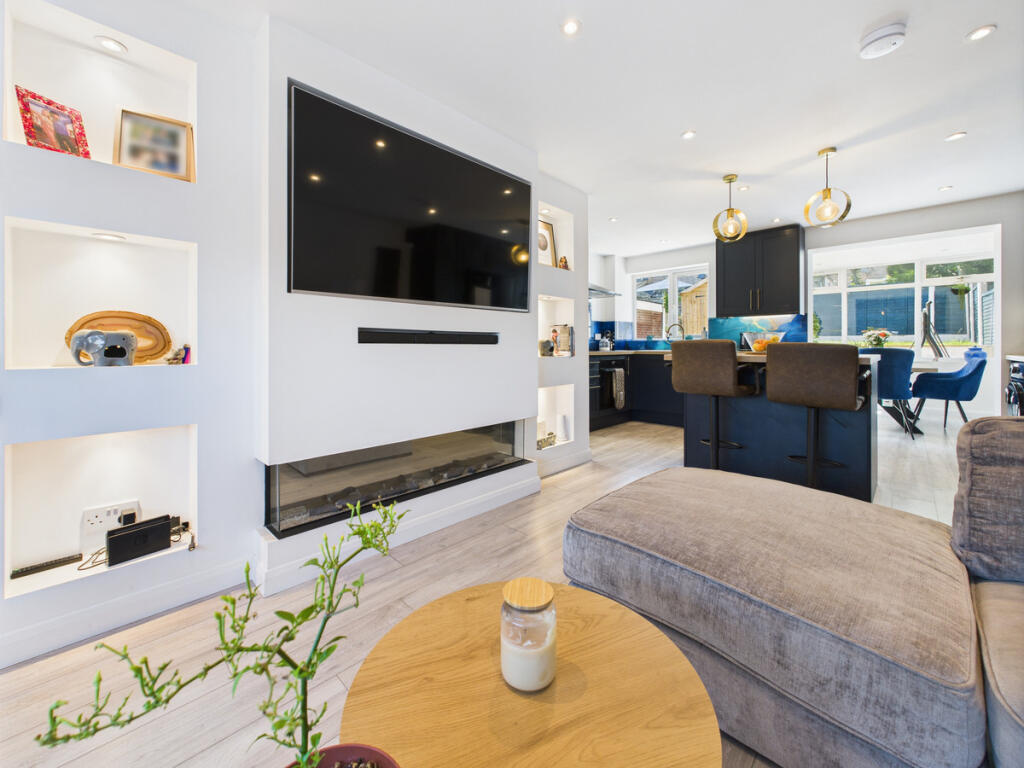 Open Kitchen / Living Area
