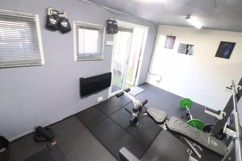 GARDEN ROOM