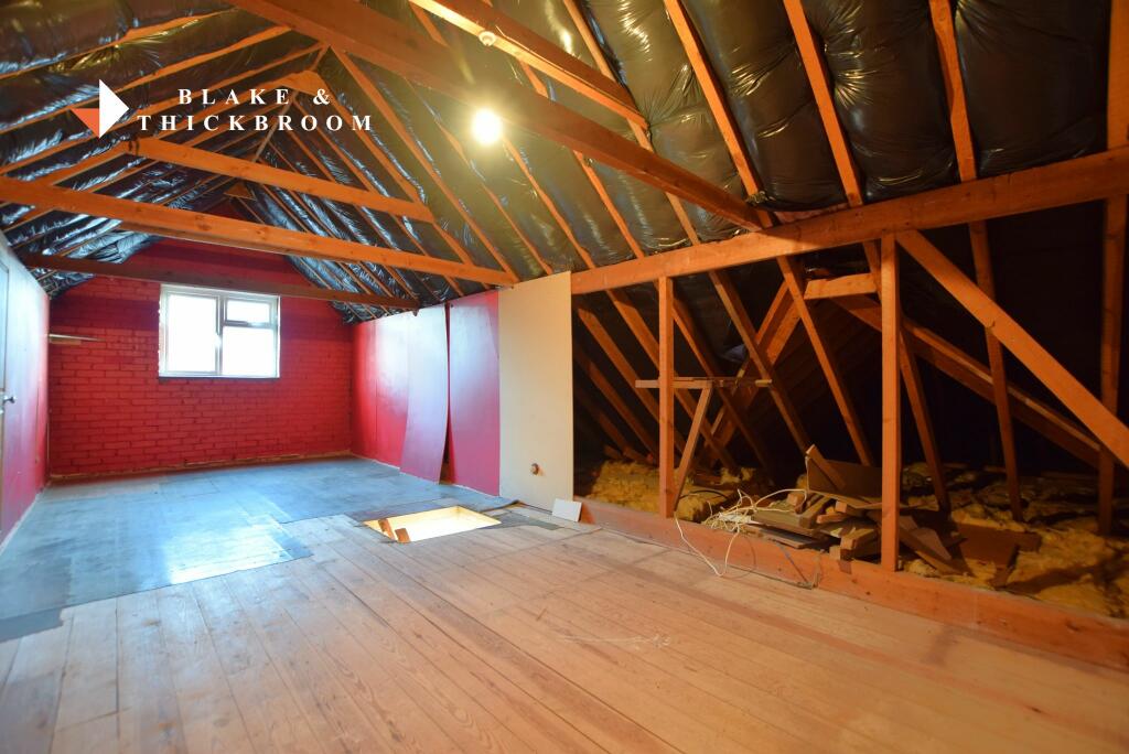 LOFT ROOM
