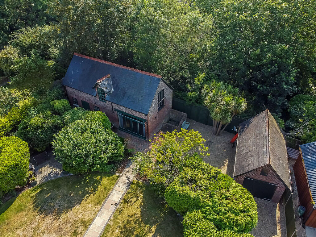 Coach House &amp;...