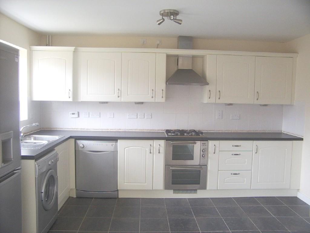 Kitchen Pic 2