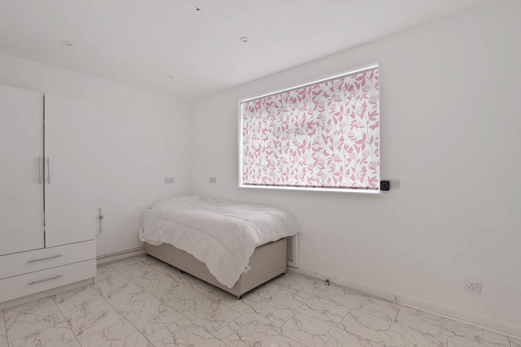 09-fc3dJHMCB - 87...