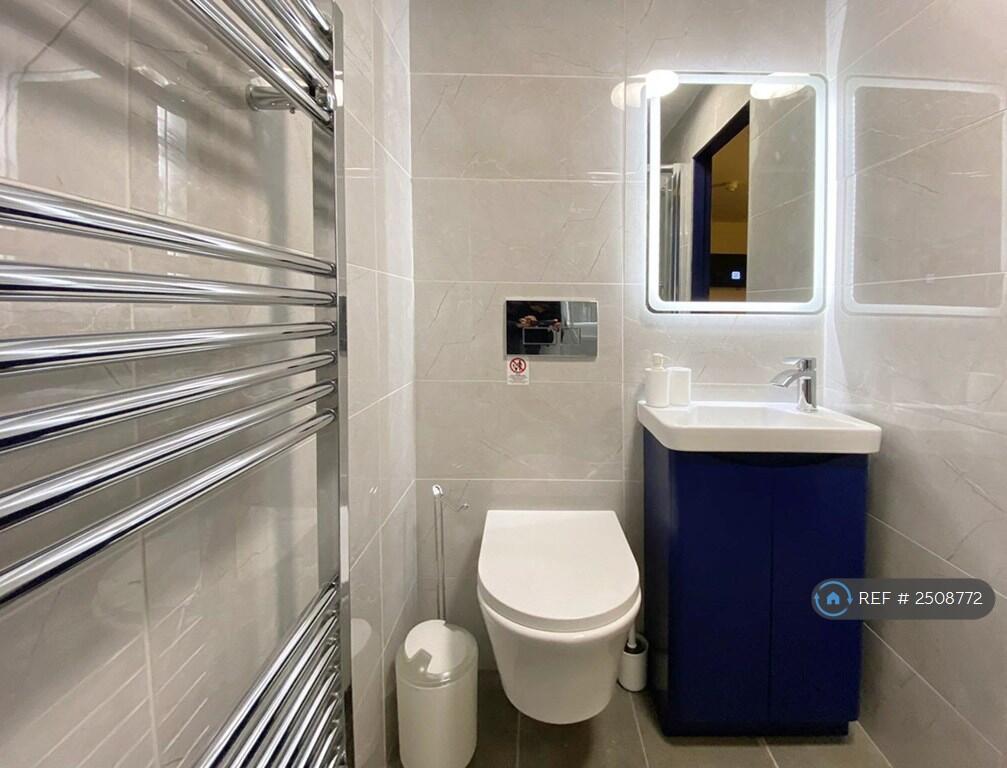 Bedroom 3 Ensuite 