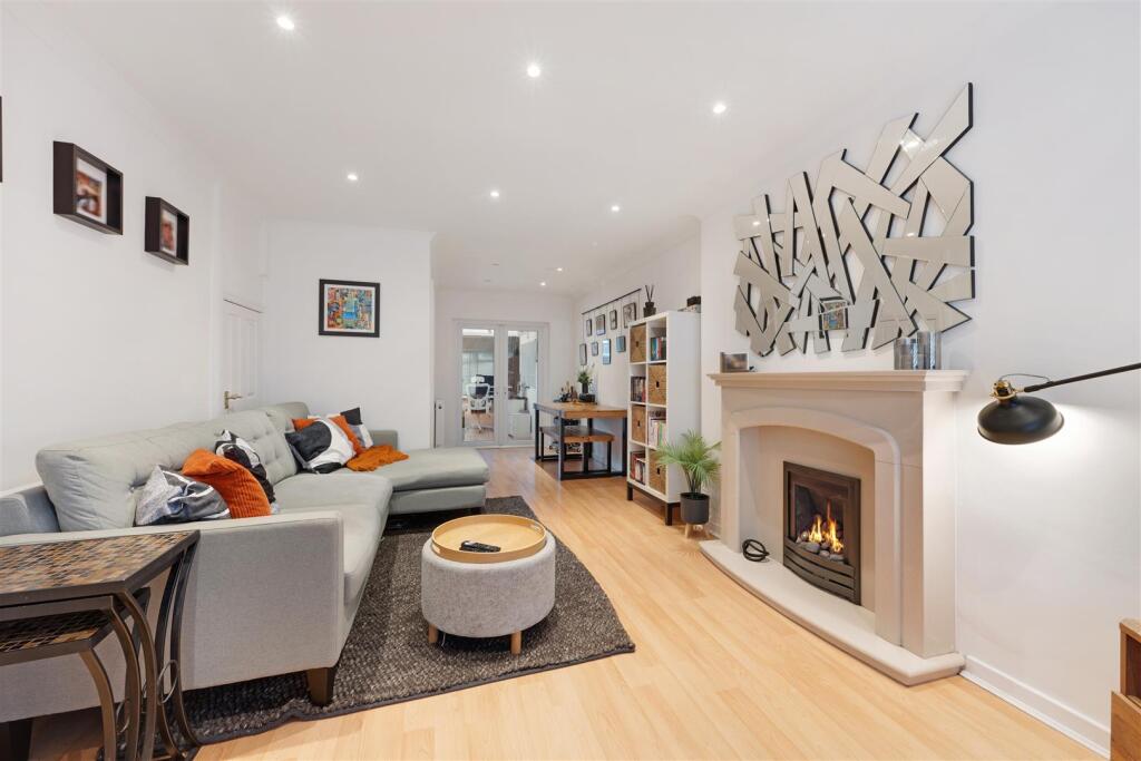 Sitting Room (2).jpg