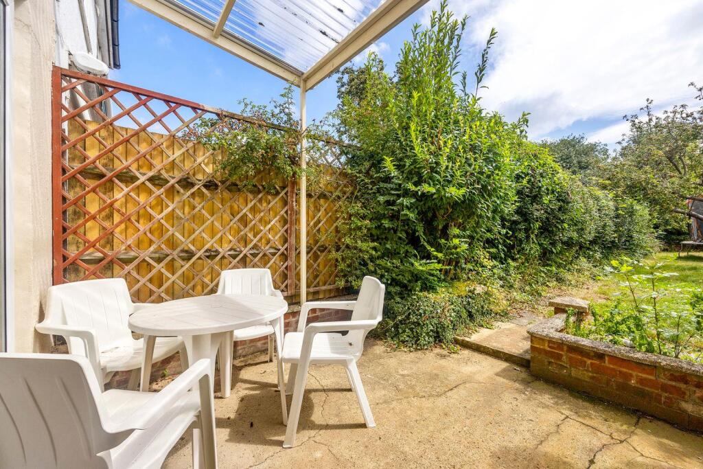 Applesham Avenue 25 GARDEN PATIO.jpeg