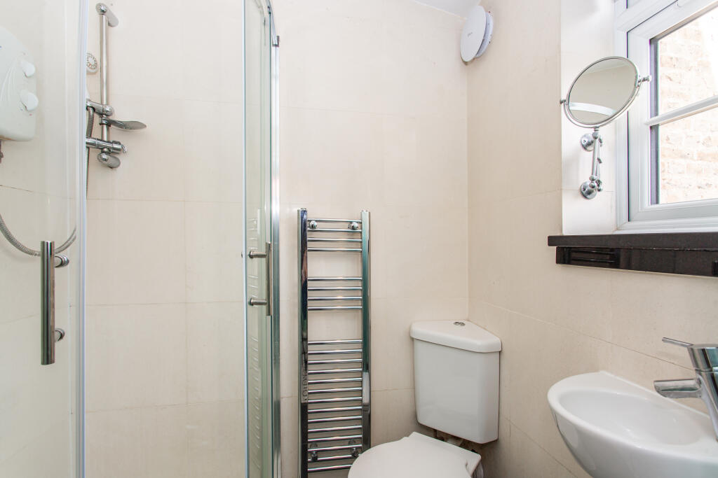 En Suite Bathroom
