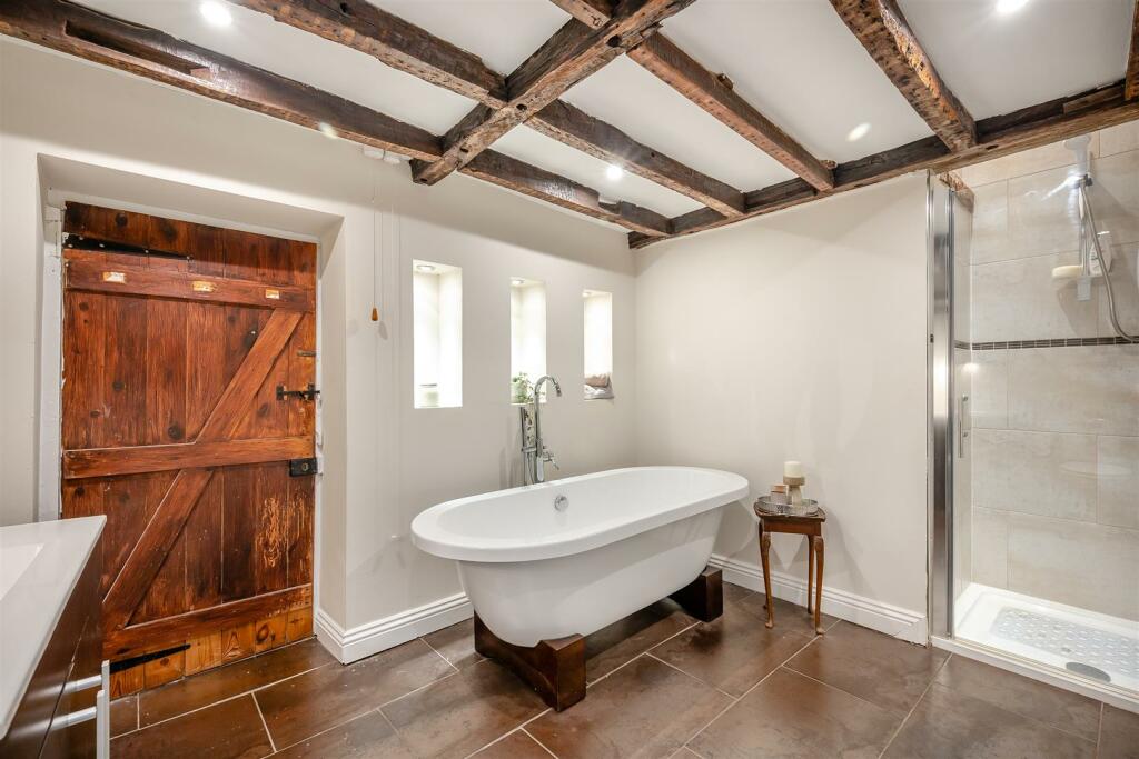 8582263-interior25.jpg