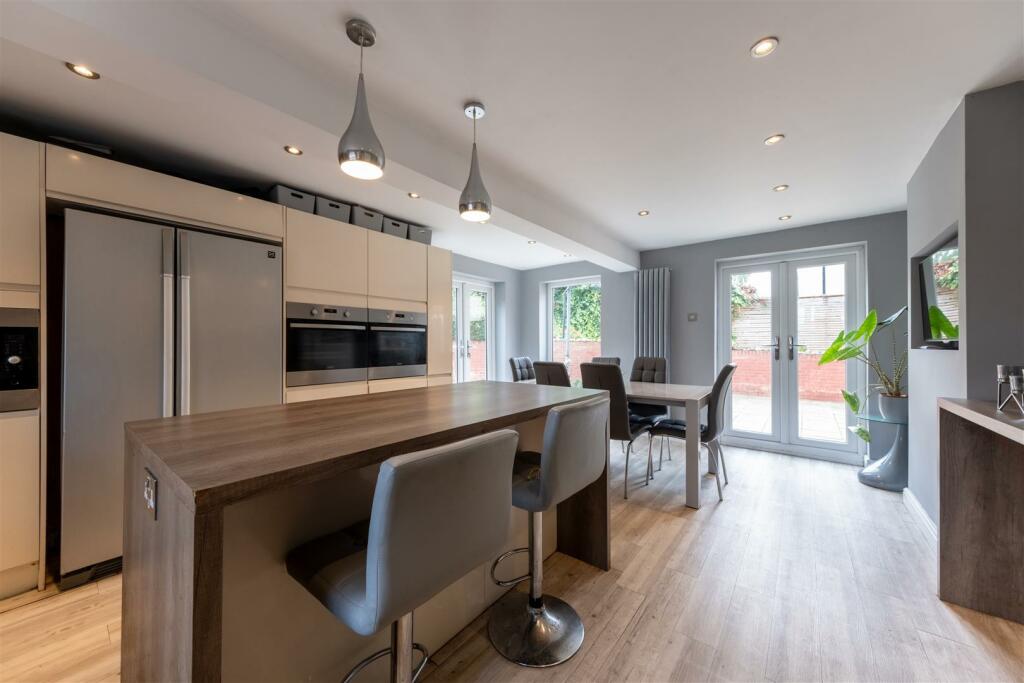 3 Spring Mews-002.jpg