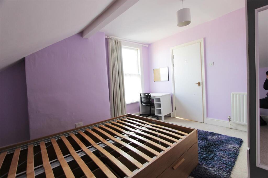 5. bed 1 (1) .jpg