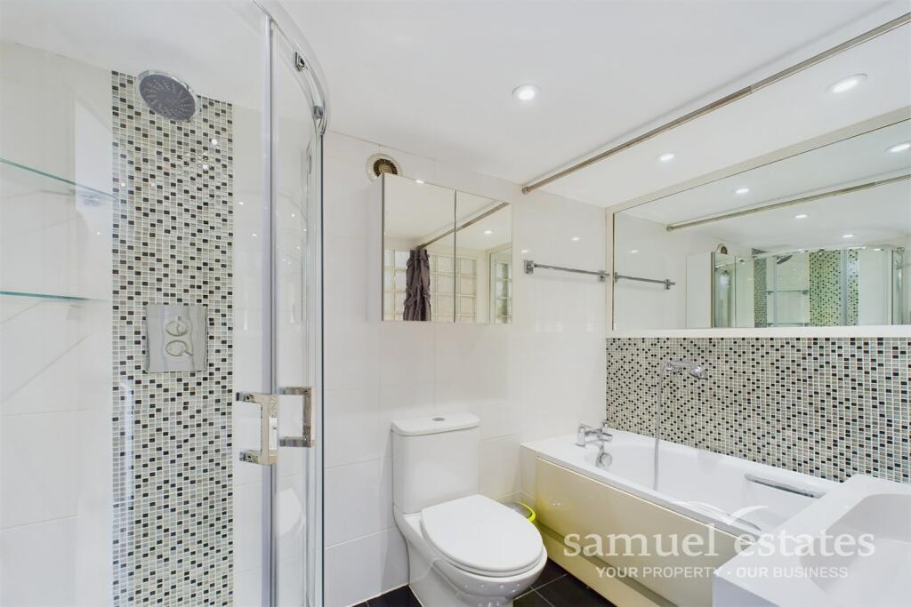 En-suite Bathroom