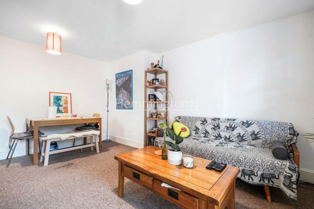 Flat 2, 355 Camden Road - 8J0x3TyxMGrGOLKGvViJ.jpg