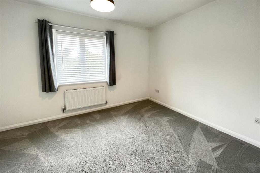 Bedroom 1.JPG