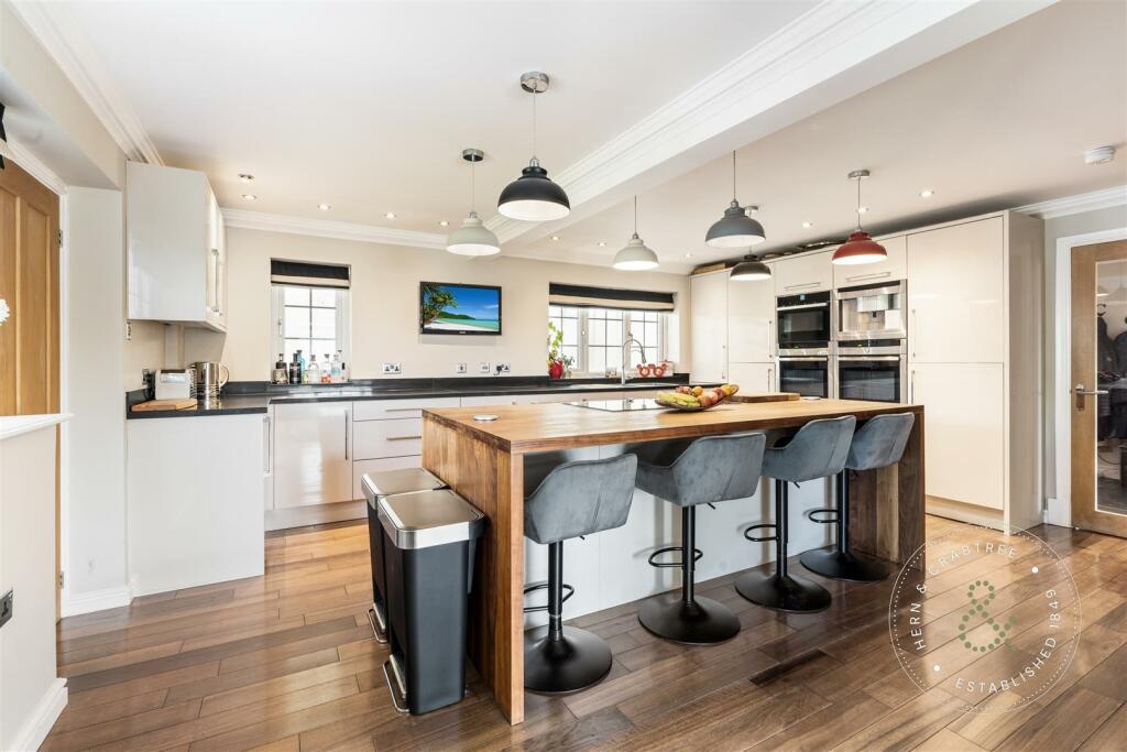 Pencoed Avenue, Int, HernCrabtree (5).jpg