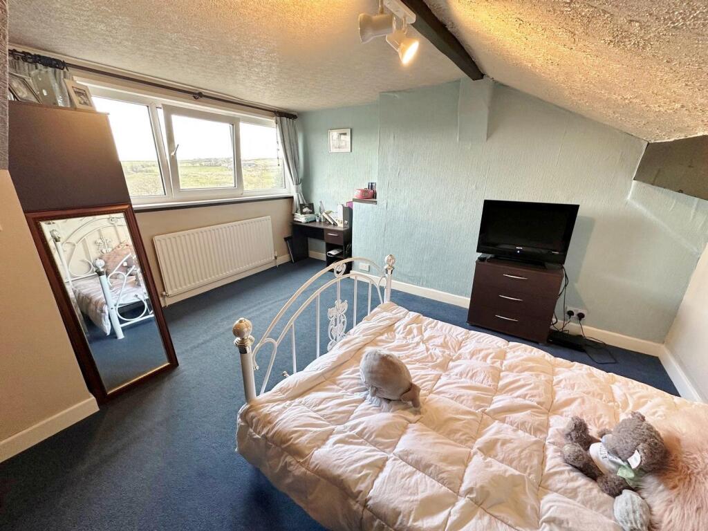 LOFT ROOM