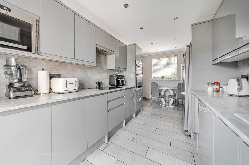 48-682233b4910f3-...