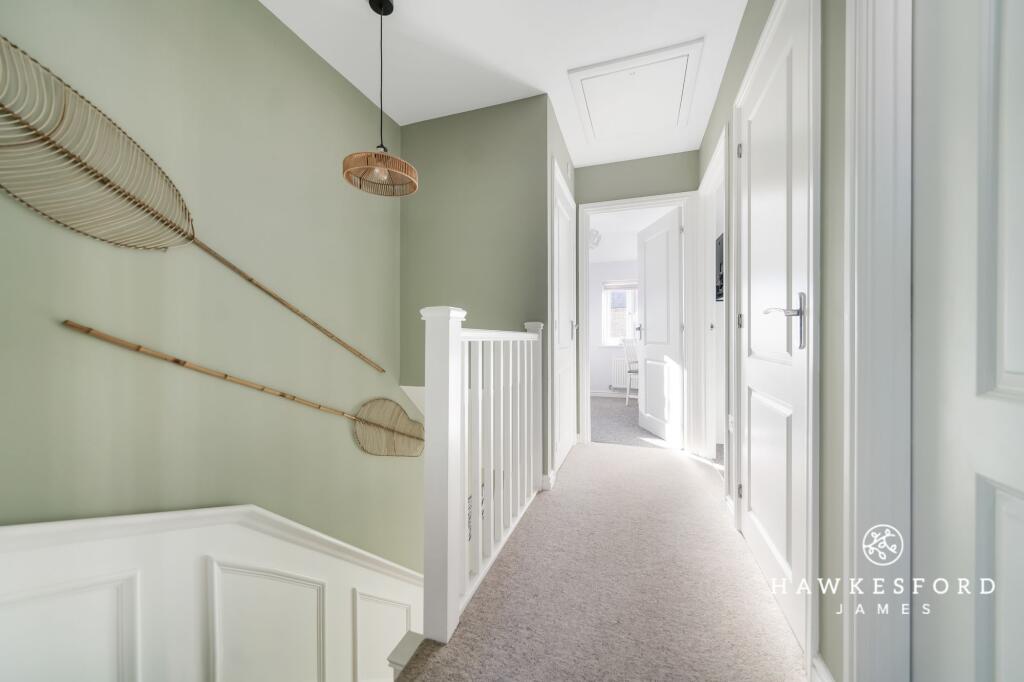 Ringlet Grove, Iwade - Landing