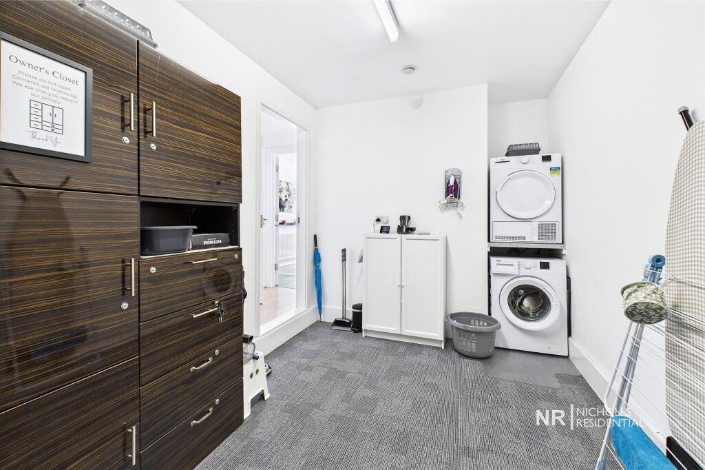 Garage/Utility Room