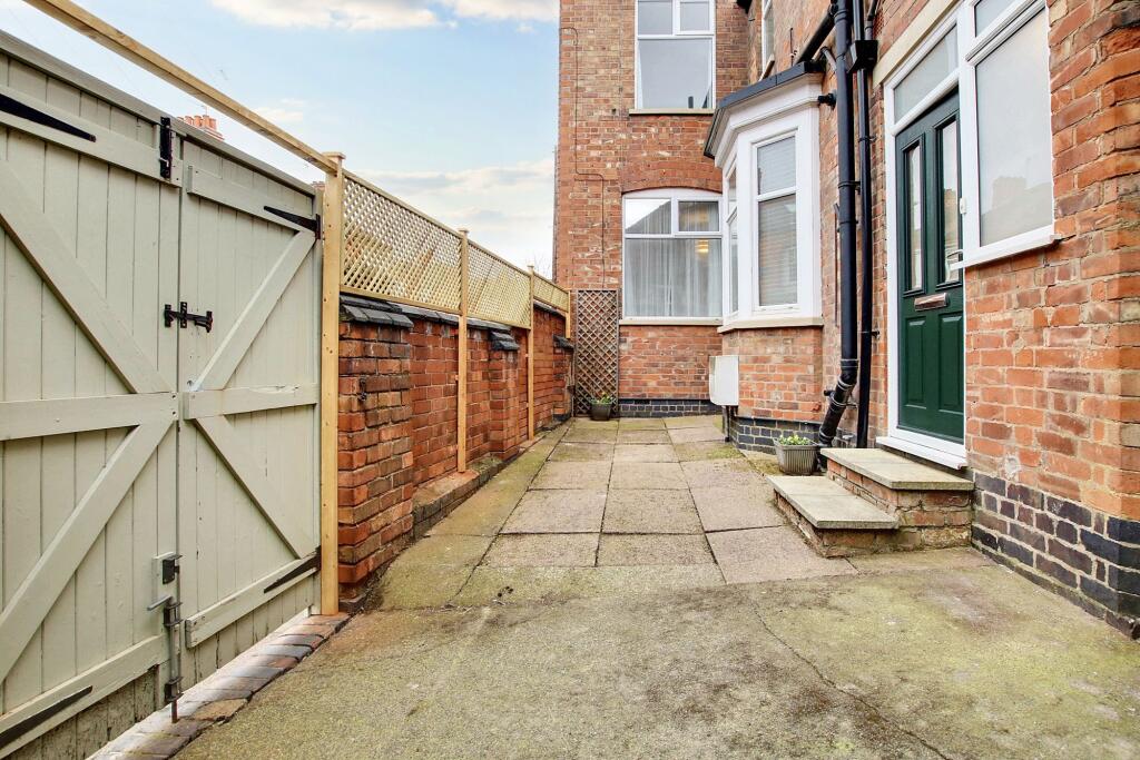 Outside Space 12a Fleetwood Road