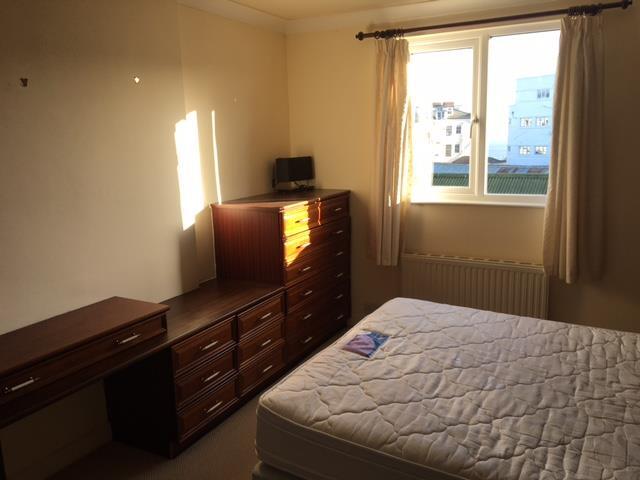 bedroom.JPG