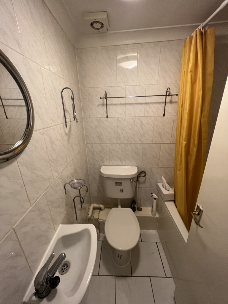 85E6C3DC-E548-4353-998C-9DE0E5970719