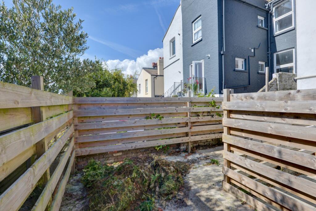 22 Freshfield Street Outside Area (2)
