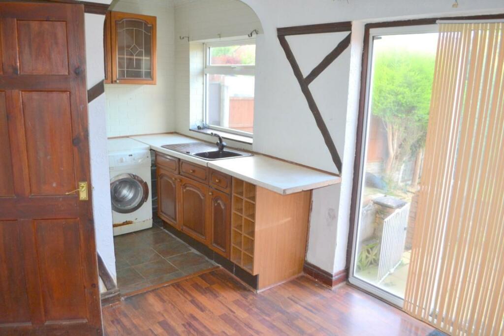 Kitchen 1 (Medium) - Copy.JPG