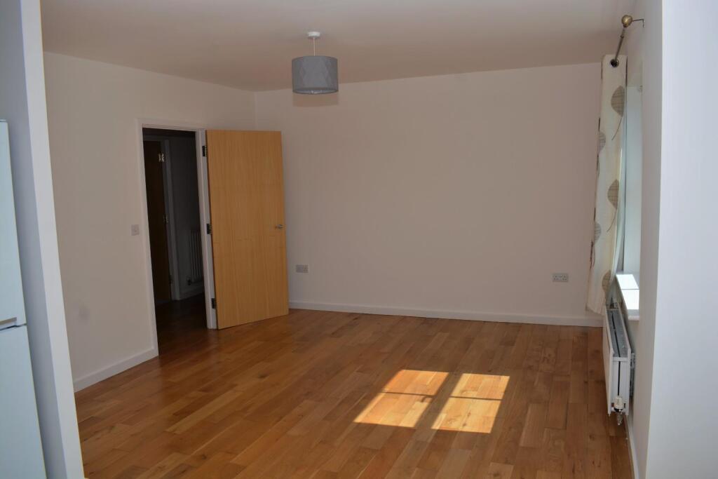 Lounge Alt 3.jpg