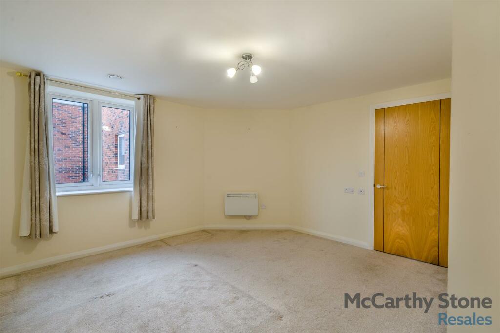 8628505-interior03.jpg