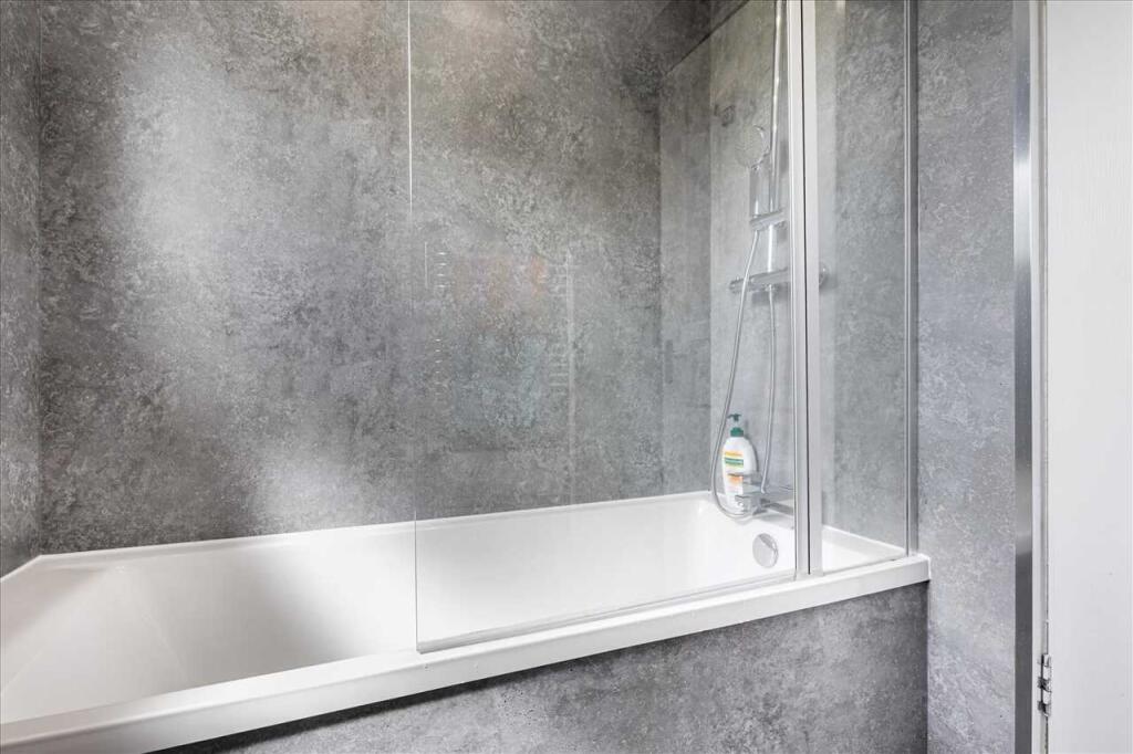 Bathroom (3)