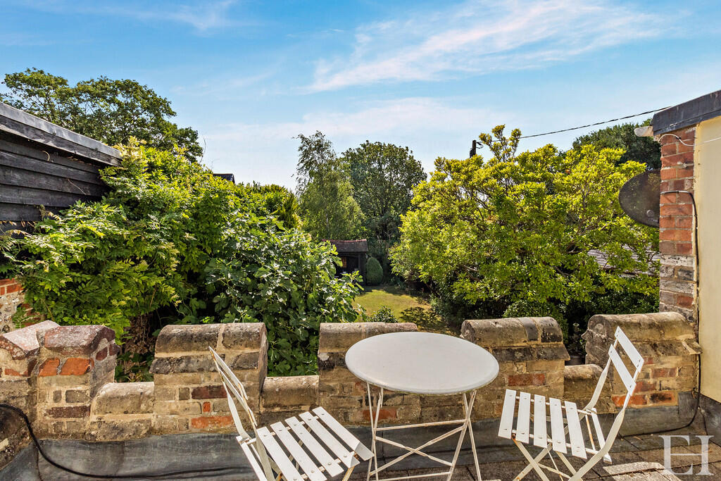 8658493-exteriorW...