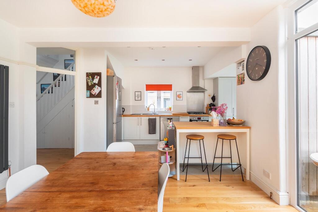 2W4WHE - KitchenDiner F.jpg