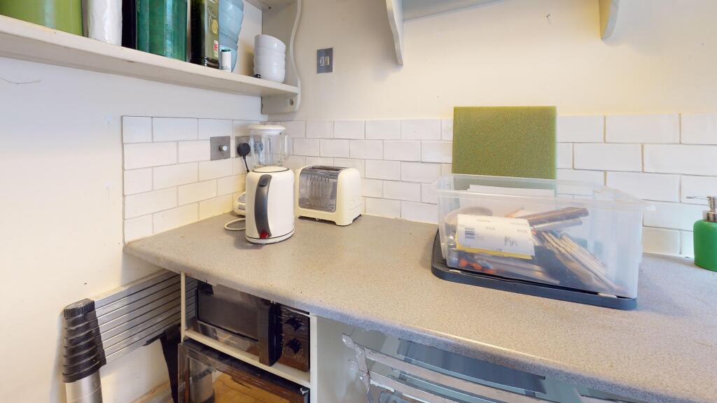 First Floor Flat rear, 24 Tournay Road, Fulham, London, SW6 7UF