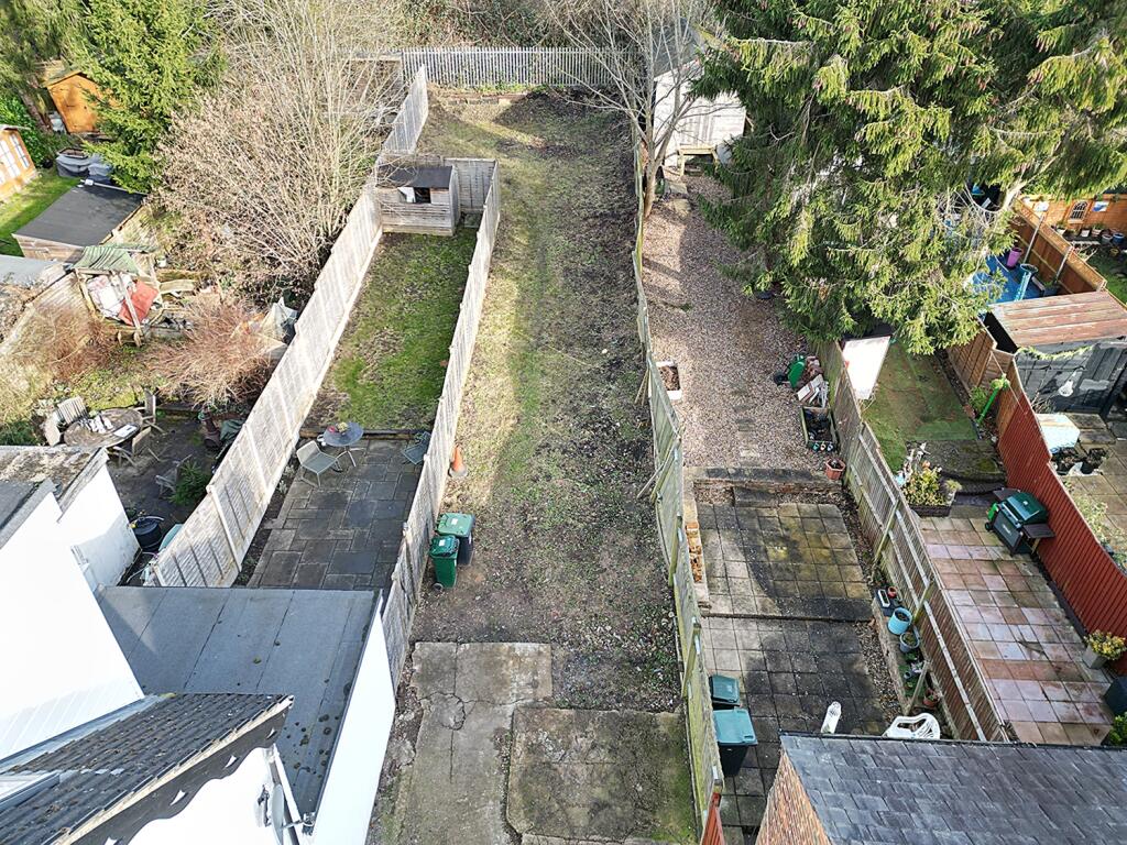 Addional side garden area