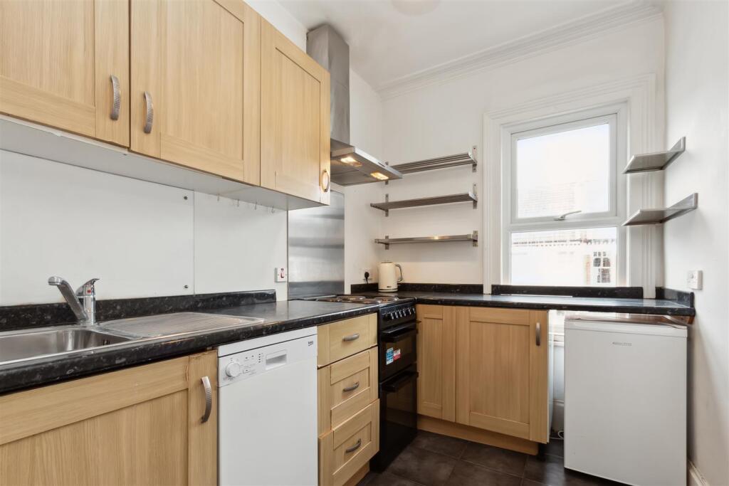 47 Gilbey Road SW17 0QQ kitchen.jpg