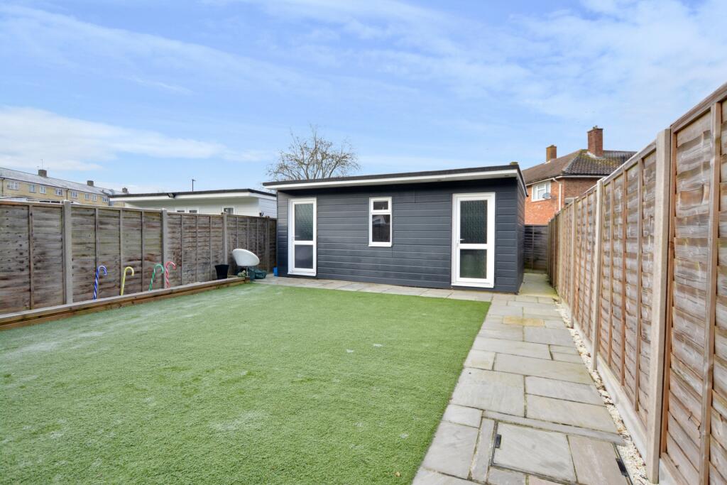 Warren Drive, Ifield, RH11