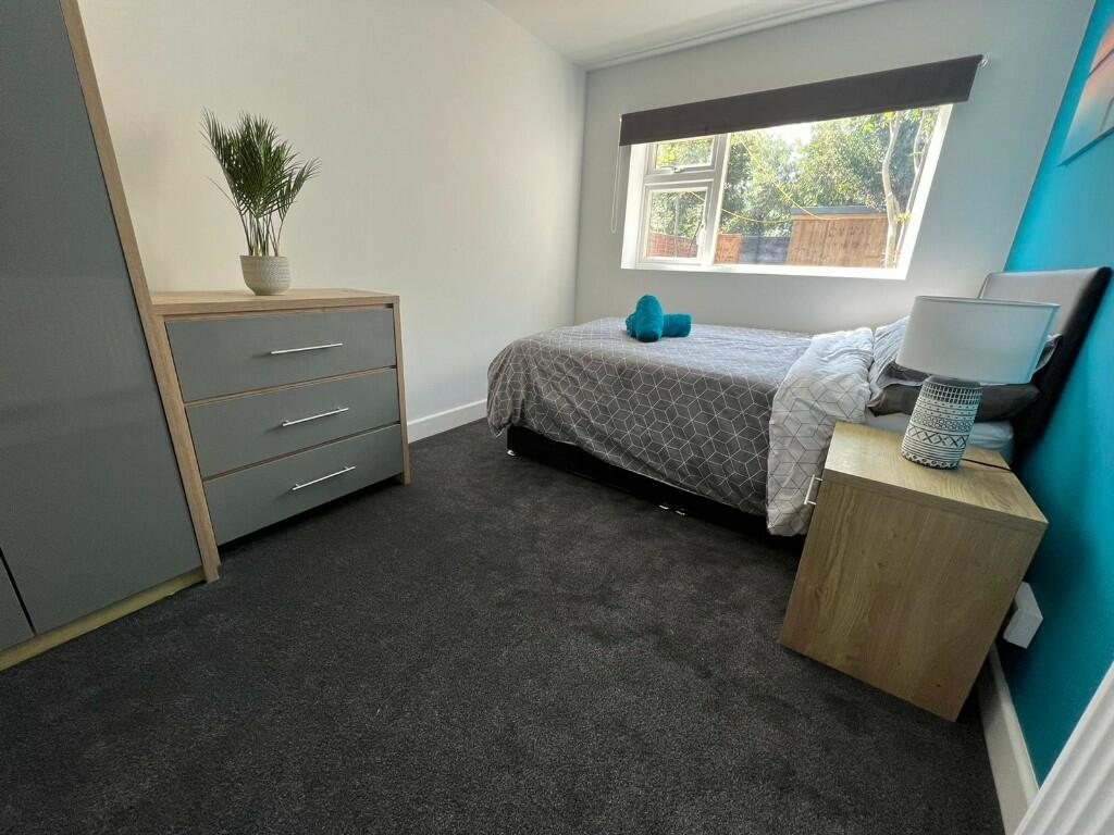 Room 2 @ £590pcm