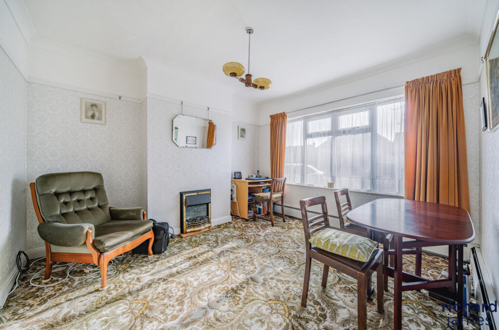 4c8378a2-49d5-4fe...